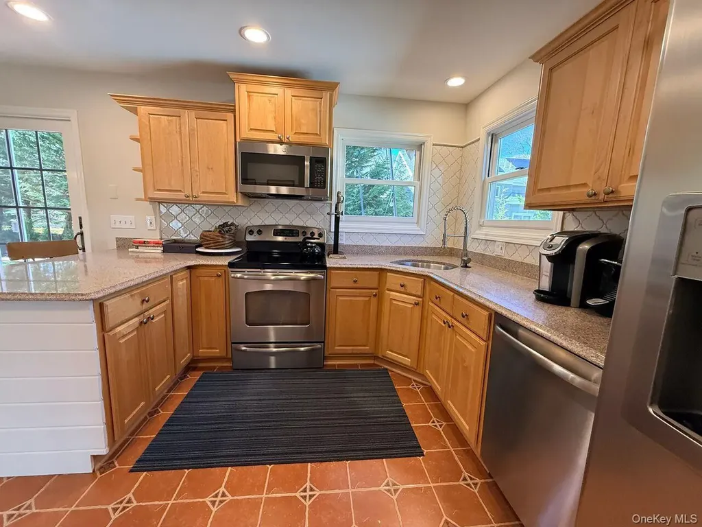 58 Ocean Avenue Hampton Bays NY 11946