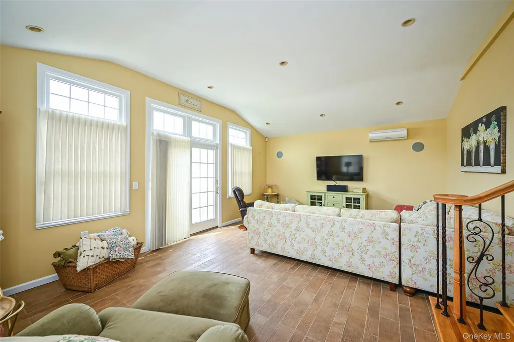 171-20 Gladwin Avenue Fresh Meadows NY 11365