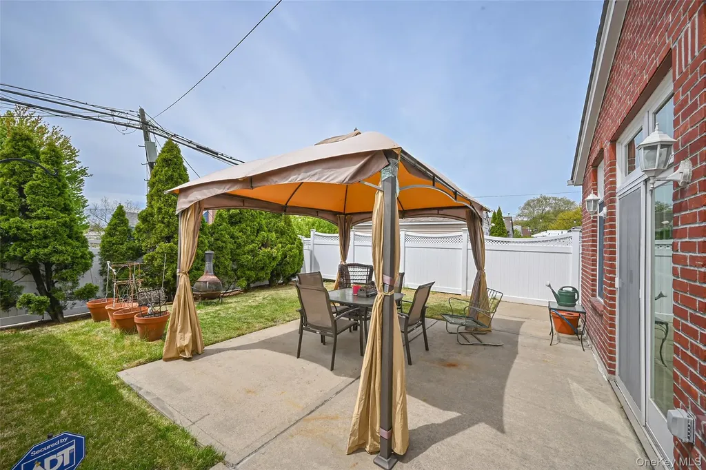 171-20 Gladwin Avenue Fresh Meadows NY 11365
