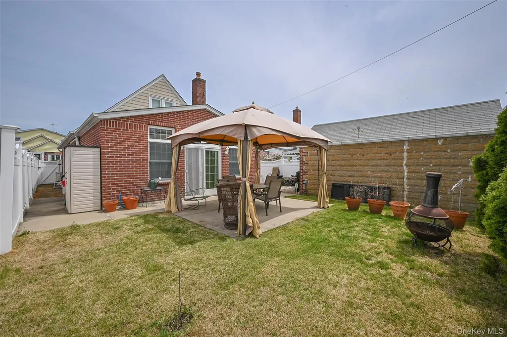 171-20 Gladwin Avenue Fresh Meadows NY 11365