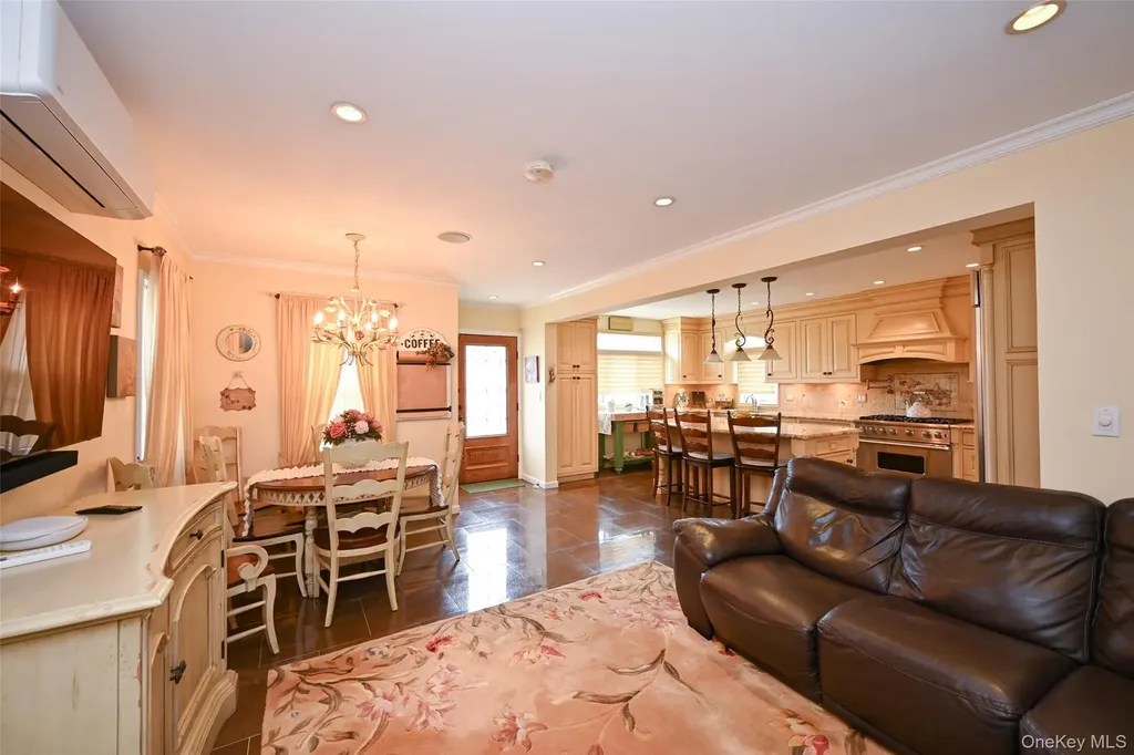 171-20 Gladwin Avenue Fresh Meadows NY 11365