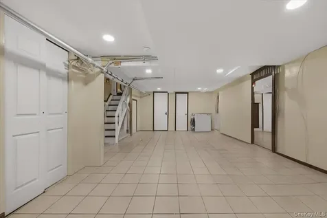 22173 91st Road Queens Village NY 11428