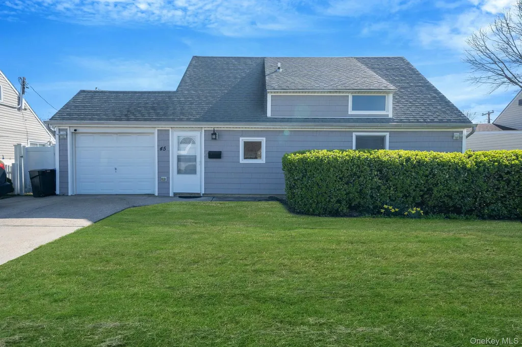 45 Cobalt Lane Westbury NY 11590