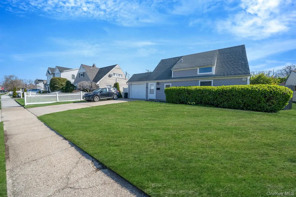 45 Cobalt Lane Westbury NY 11590