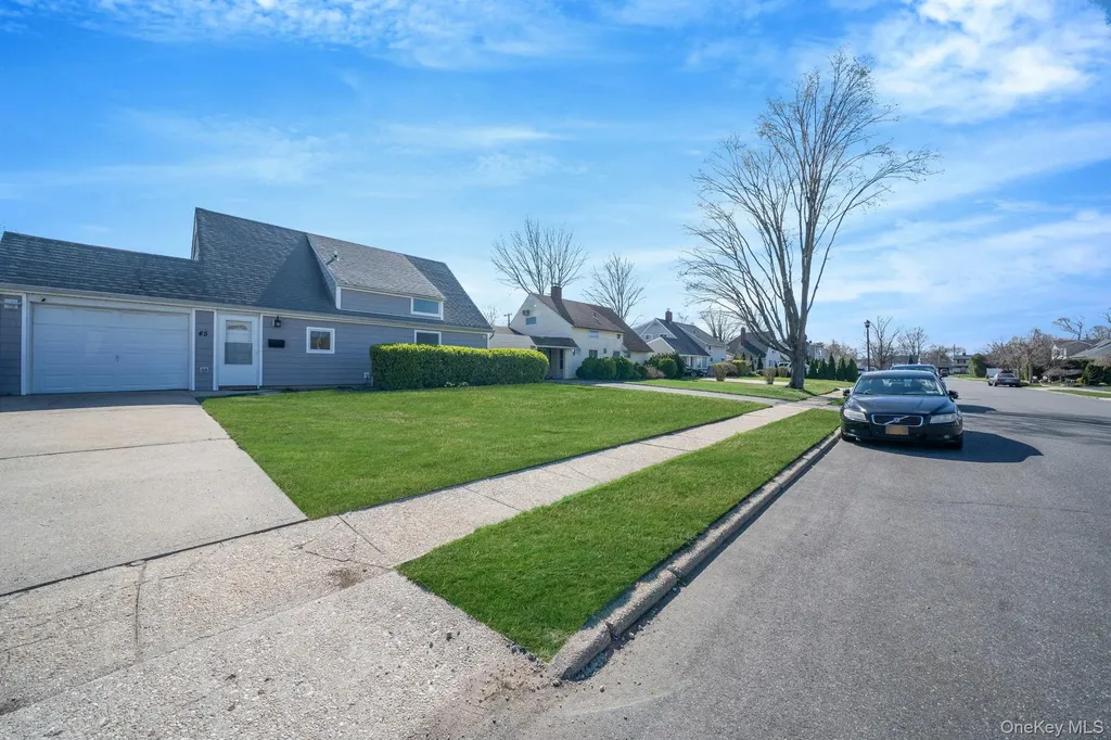 45 Cobalt Lane Westbury NY 11590