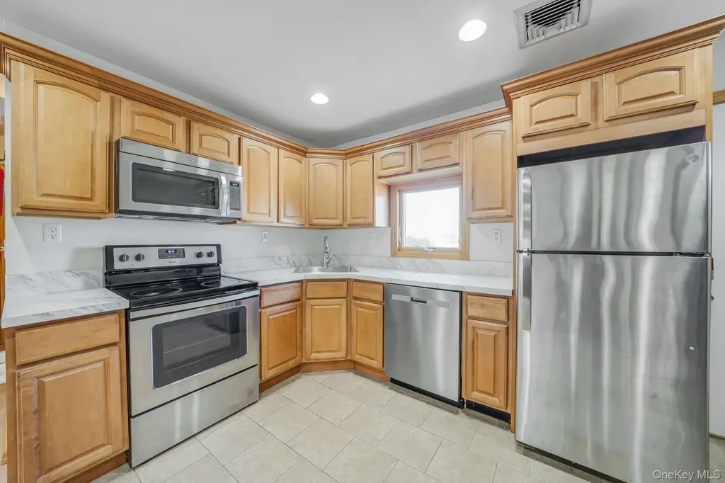 45 Cobalt Lane Westbury NY 11590