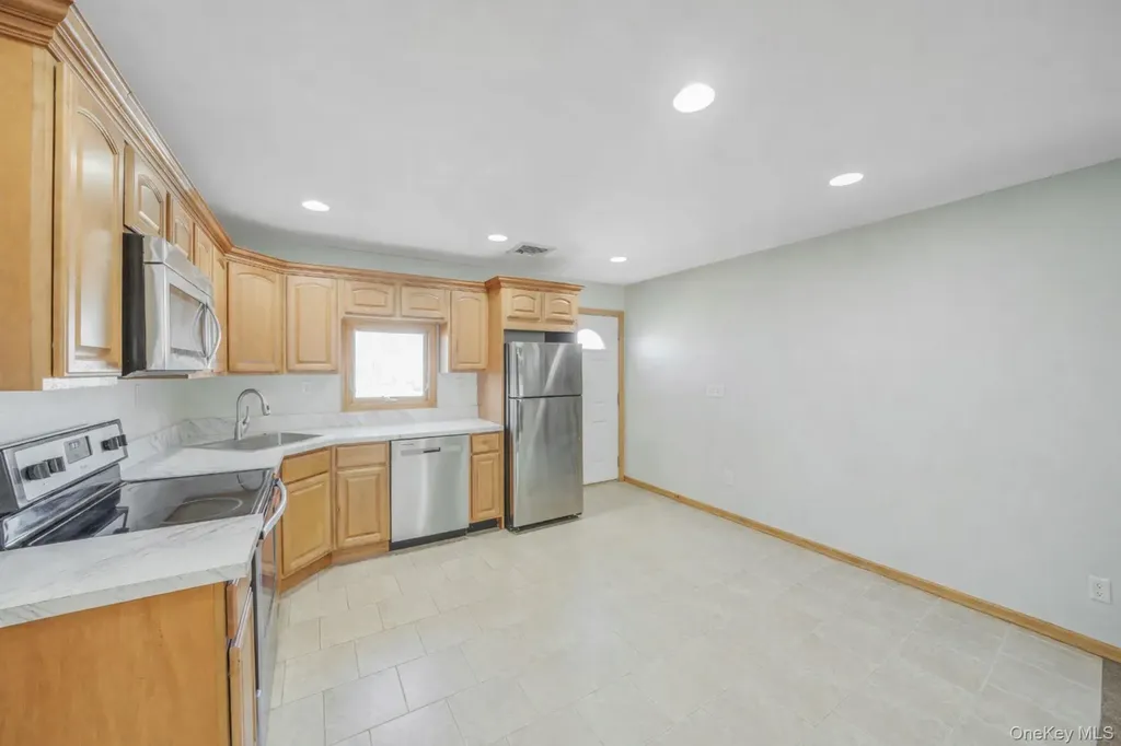 45 Cobalt Lane Westbury NY 11590