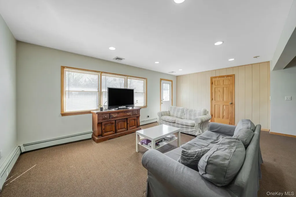 45 Cobalt Lane Westbury NY 11590