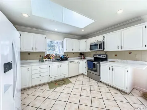 8 Noel Court Brewster NY 10509
