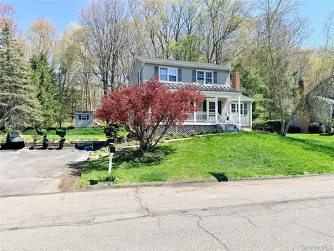8 Noel Court Brewster NY 10509