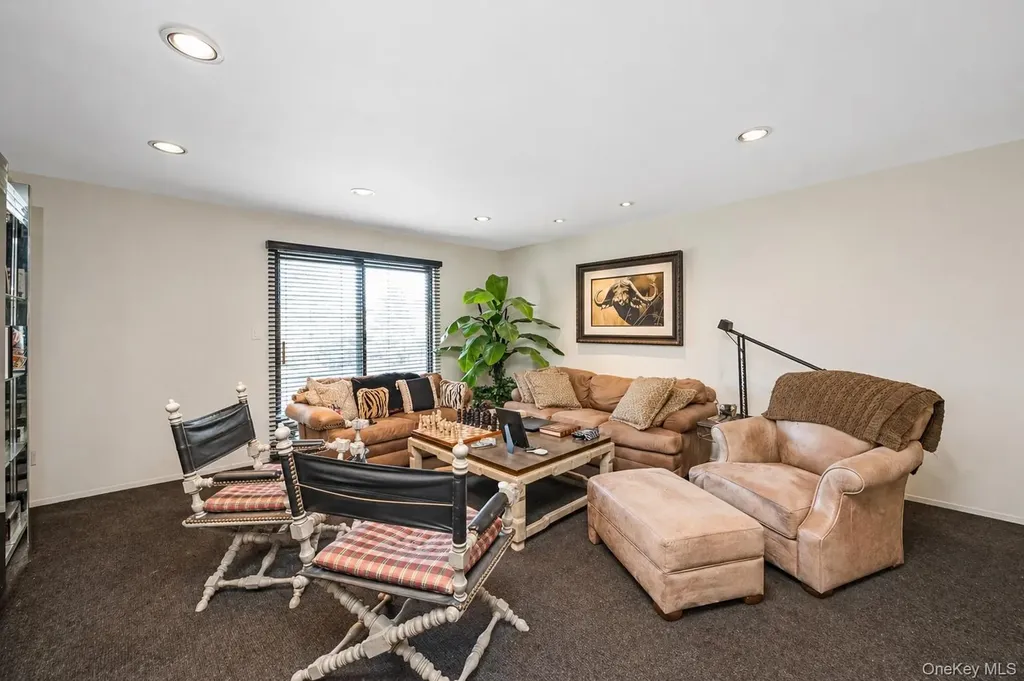 71 Eagle Chase Woodbury NY 11797