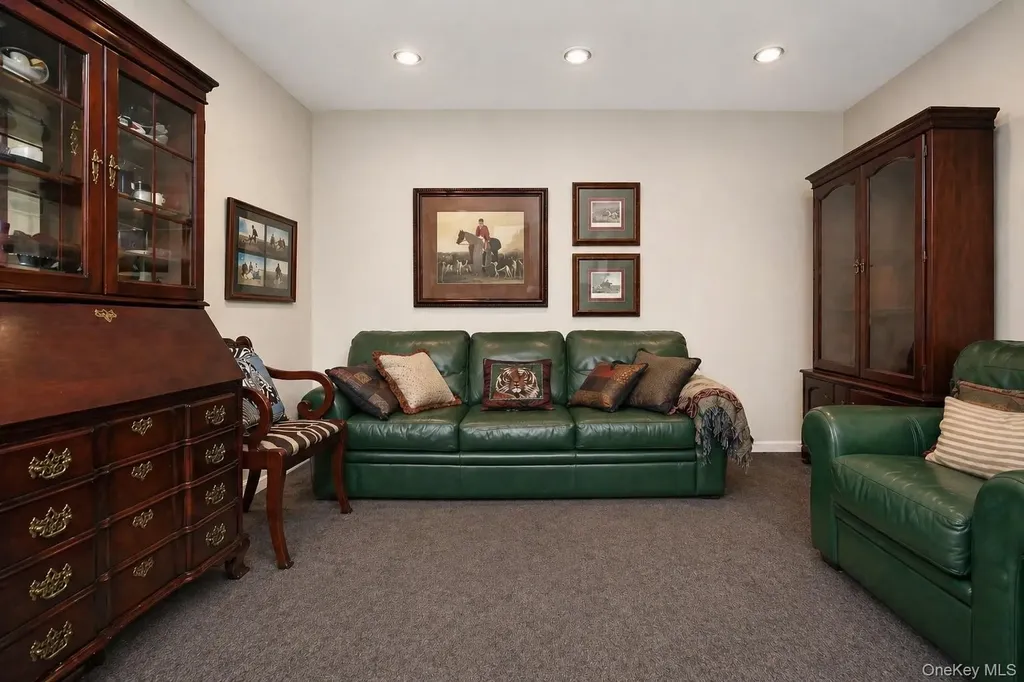 71 Eagle Chase Woodbury NY 11797