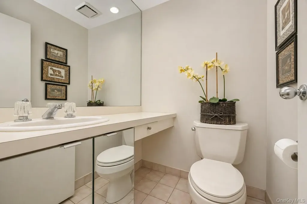 71 Eagle Chase Woodbury NY 11797