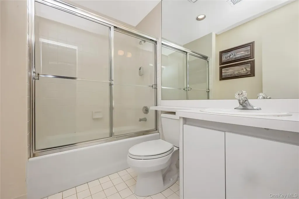 71 Eagle Chase Woodbury NY 11797