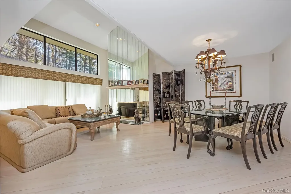 71 Eagle Chase Woodbury NY 11797
