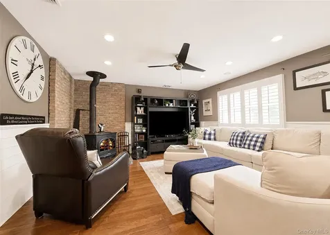 42 Live Oak Drive Holbrook NY 11741
