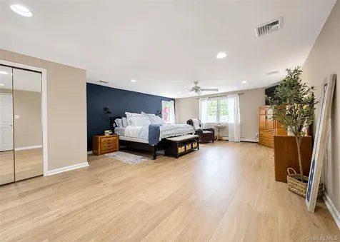 42 Live Oak Drive Holbrook NY 11741