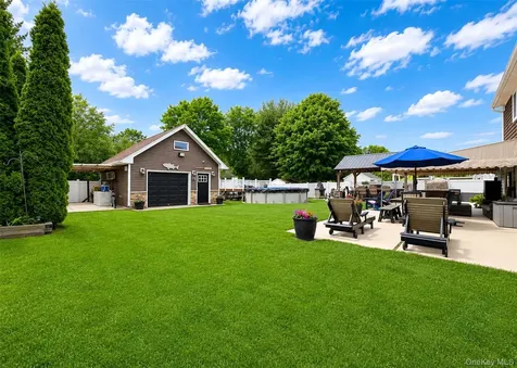 42 Live Oak Drive Holbrook NY 11741