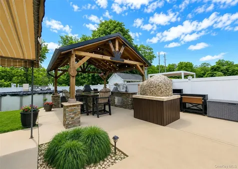 42 Live Oak Drive Holbrook NY 11741