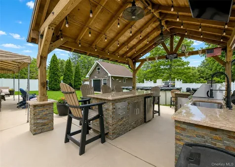 42 Live Oak Drive Holbrook NY 11741