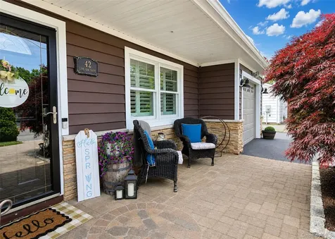 42 Live Oak Drive Holbrook NY 11741