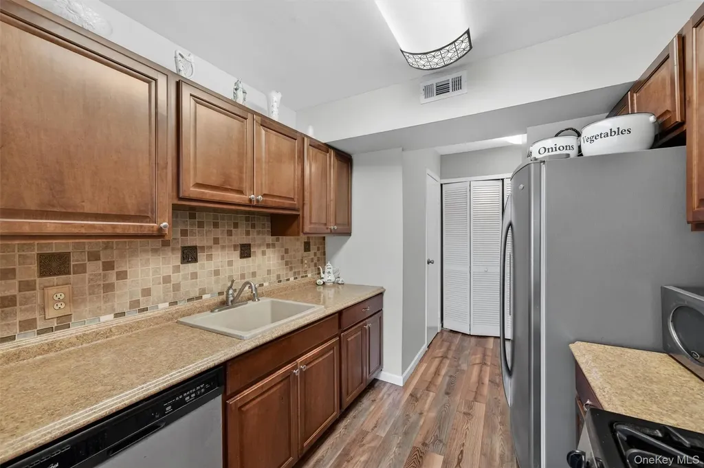 1208 Whispering Hills Chester NY 10918