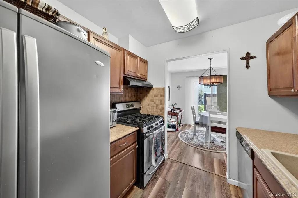 1208 Whispering Hills Chester NY 10918
