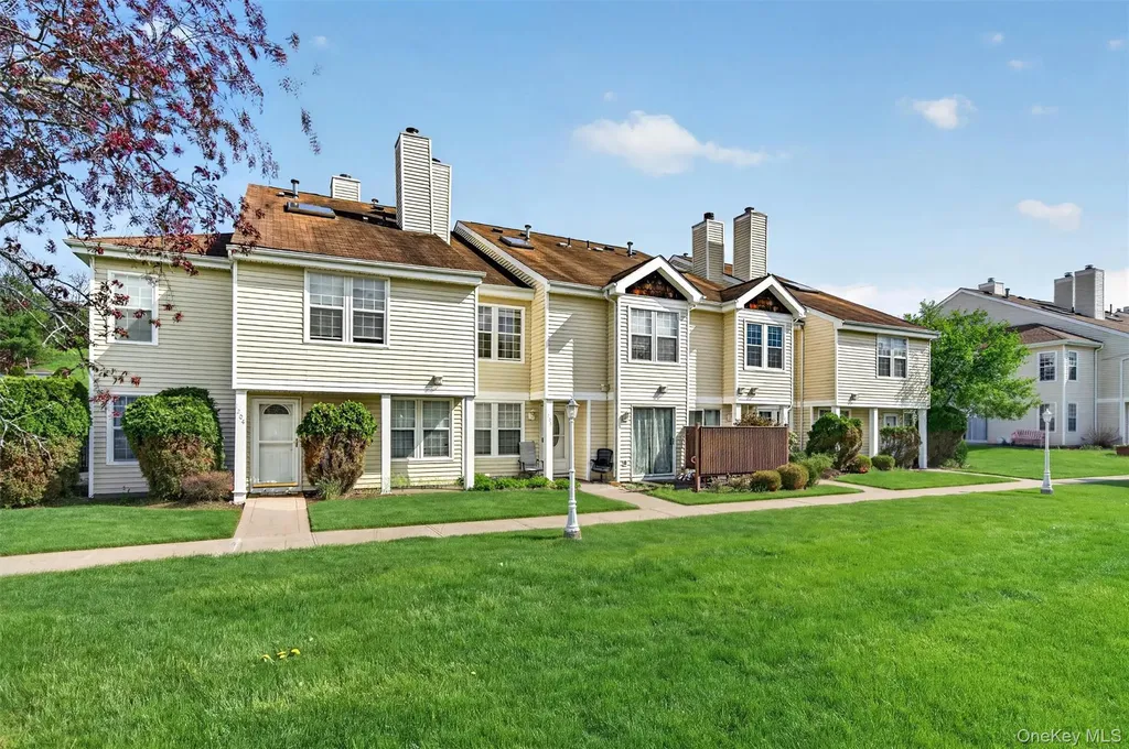 1208 Whispering Hills Chester NY 10918