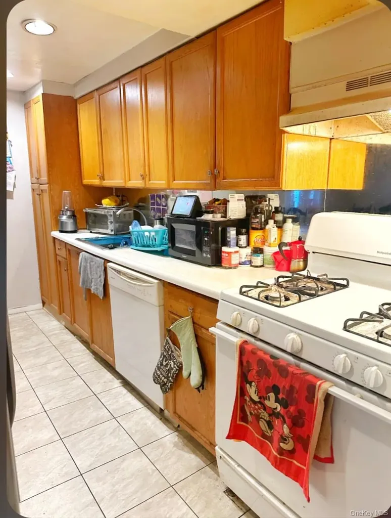 367 Erlanger Boulevard North Babylon NY 11703
