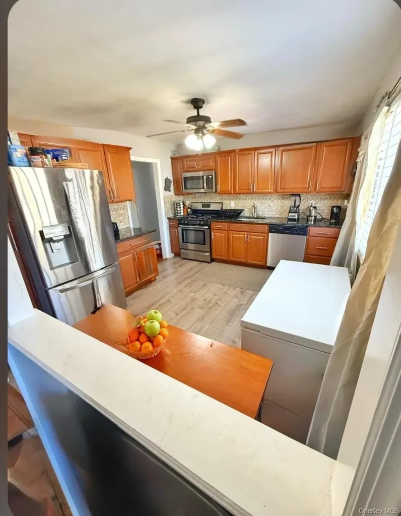 367 Erlanger Boulevard North Babylon NY 11703