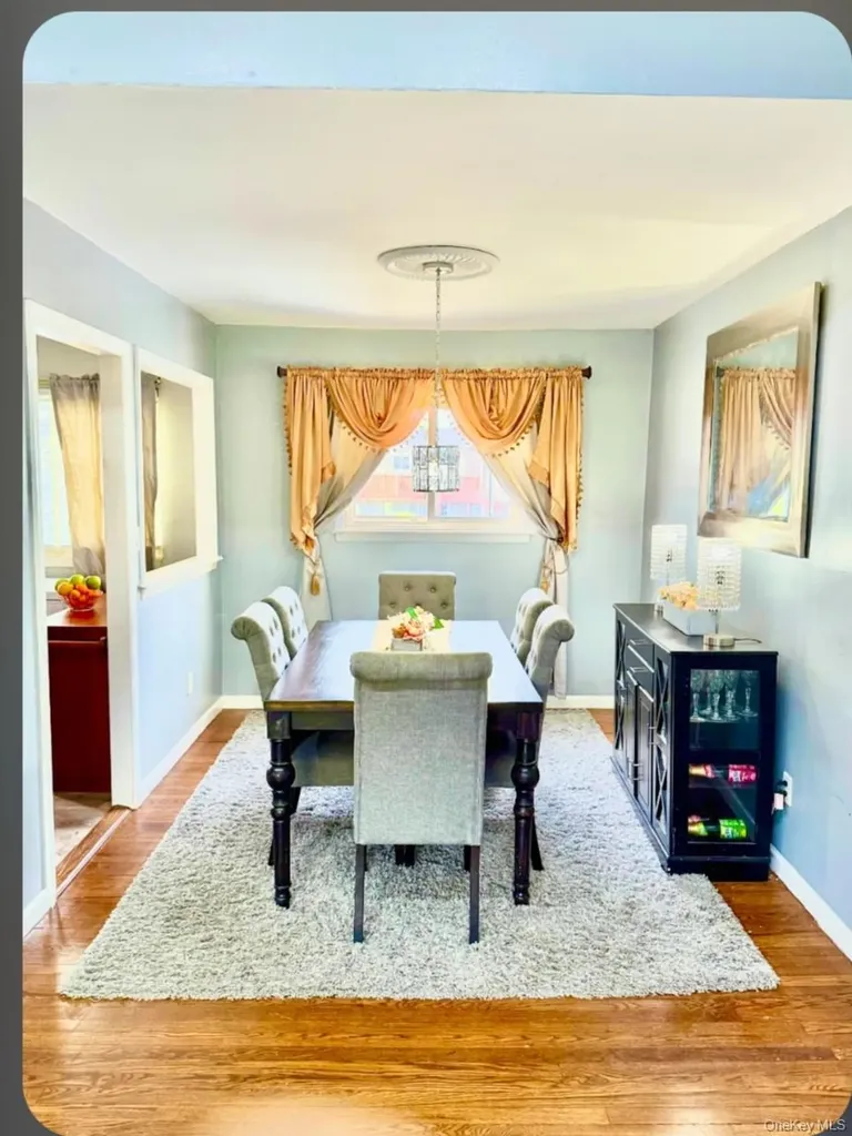 367 Erlanger Boulevard North Babylon NY 11703
