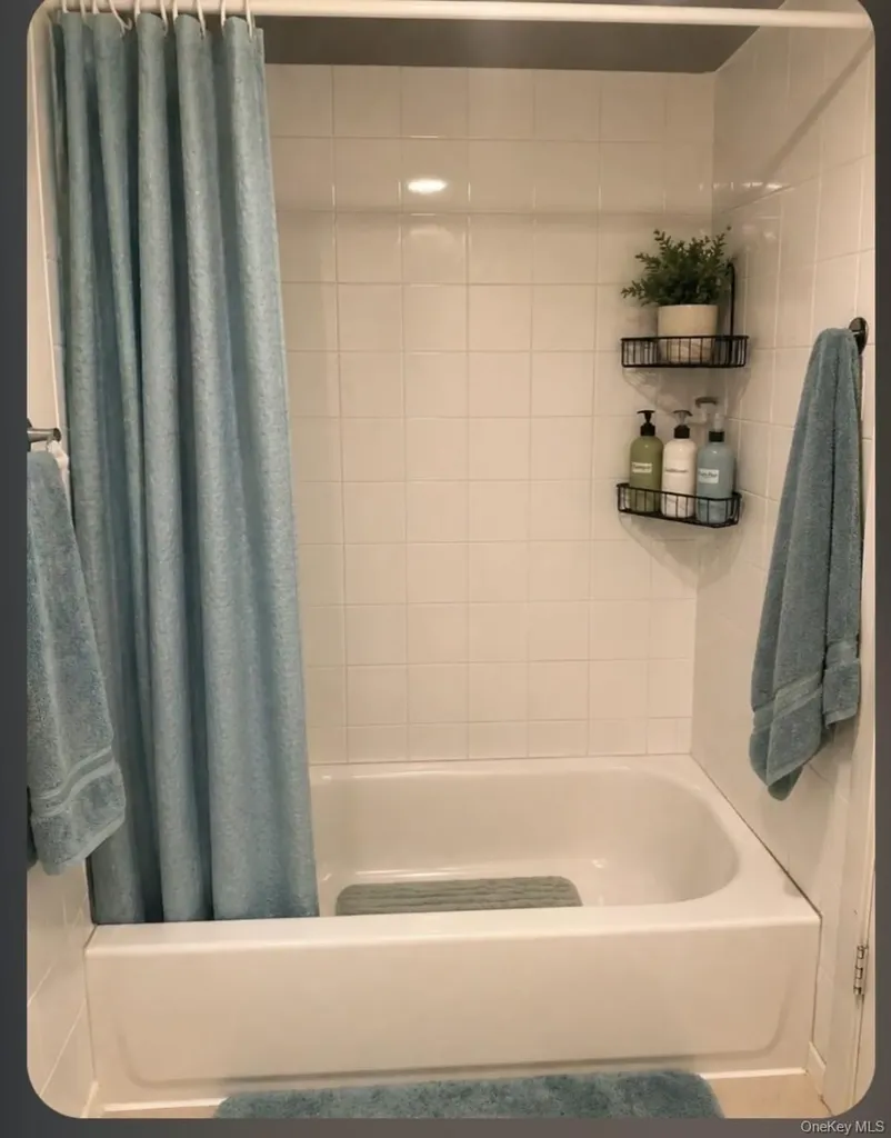 367 Erlanger Boulevard North Babylon NY 11703