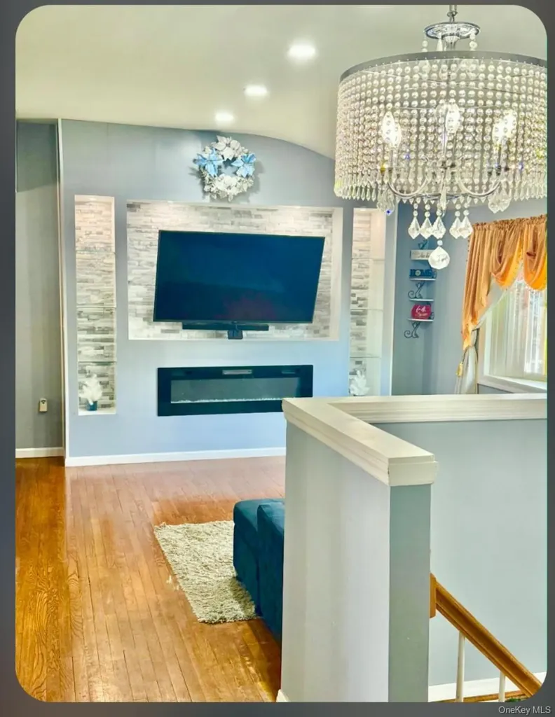 367 Erlanger Boulevard North Babylon NY 11703