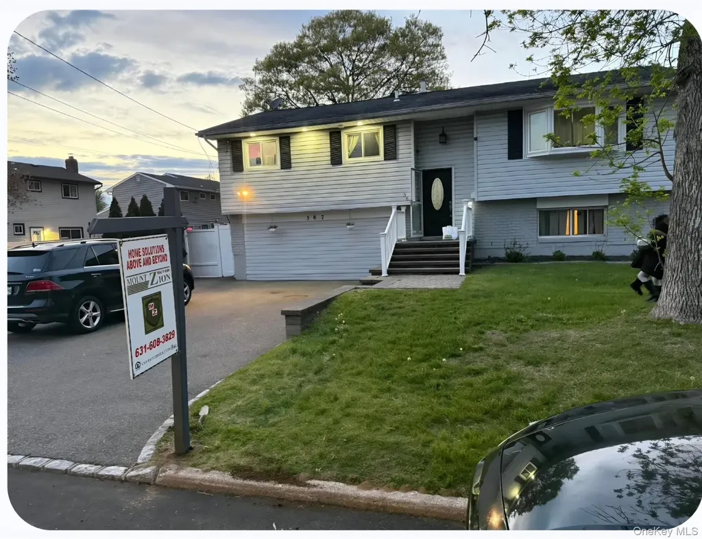 367 Erlanger Boulevard North Babylon NY 11703