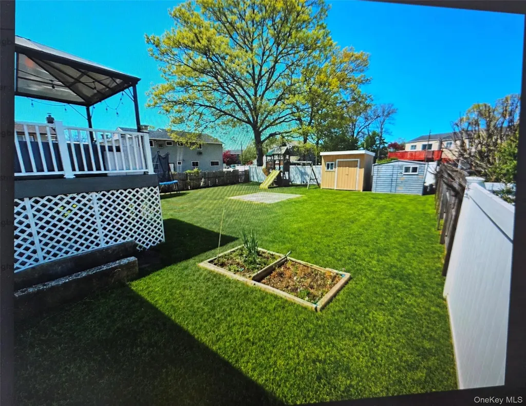 367 Erlanger Boulevard North Babylon NY 11703