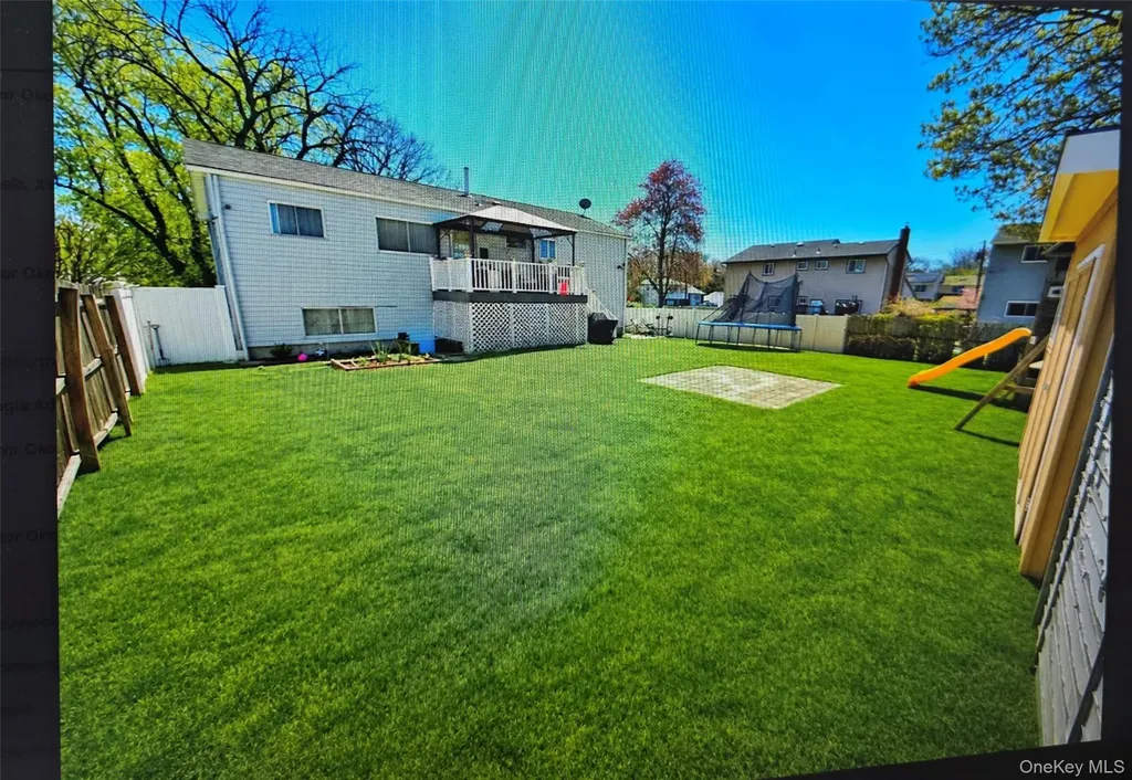 367 Erlanger Boulevard North Babylon NY 11703