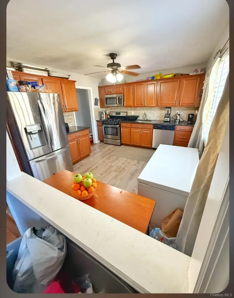367 Erlanger Boulevard North Babylon NY 11703