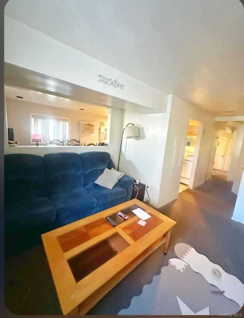 367 Erlanger Boulevard North Babylon NY 11703
