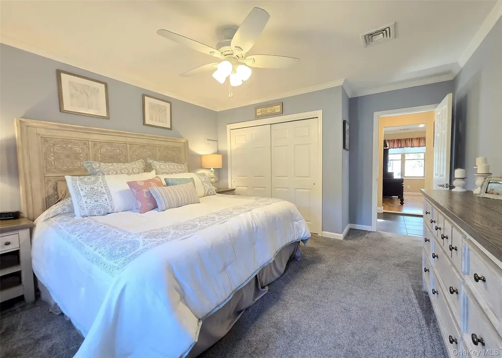 150 Glenmere Way Holbrook NY 11741