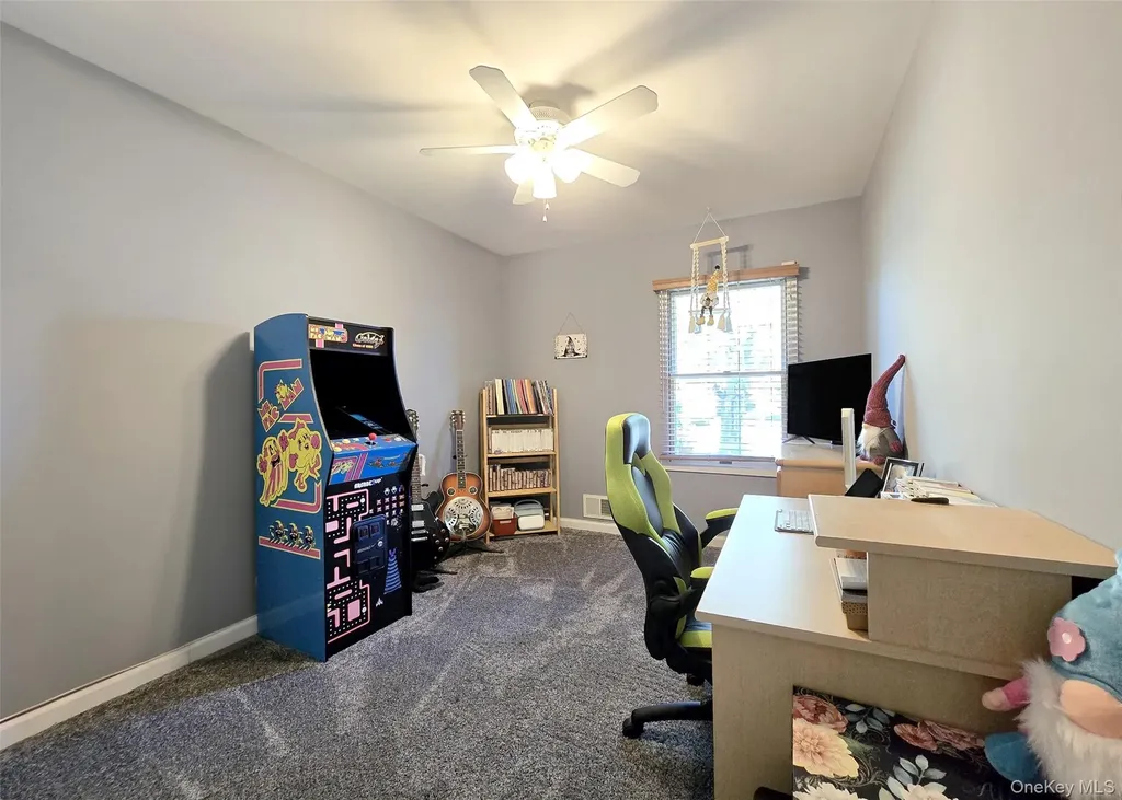 150 Glenmere Way Holbrook NY 11741