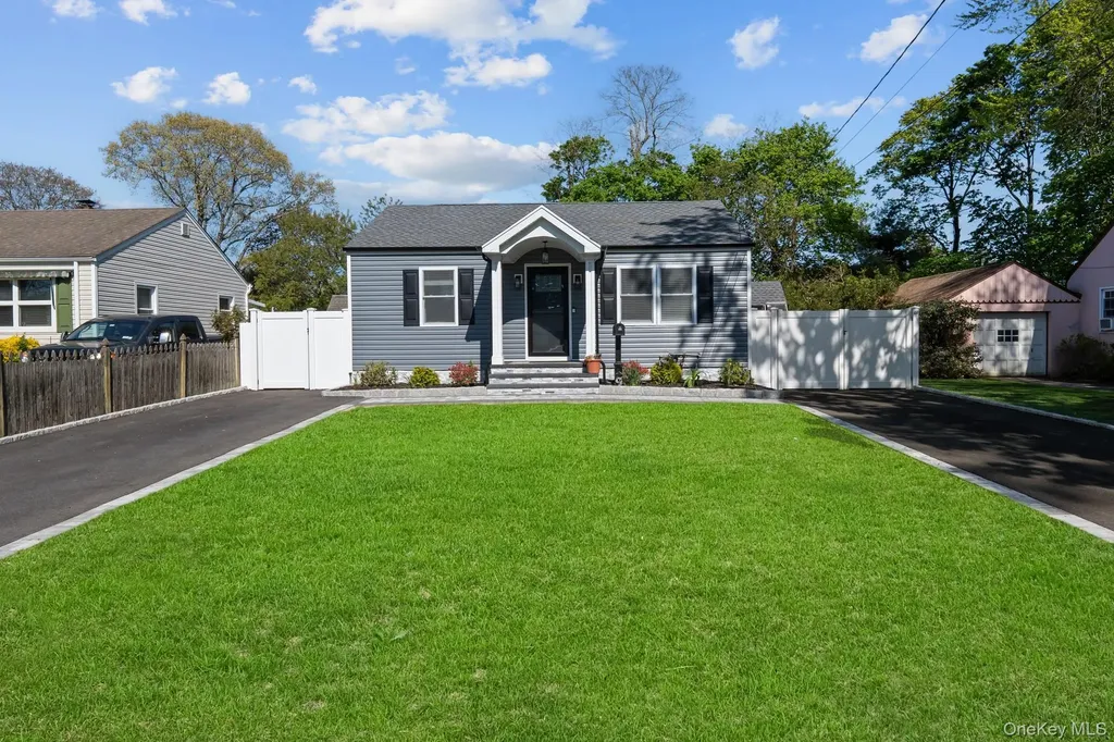 9 Brook Place East Islip NY 11730