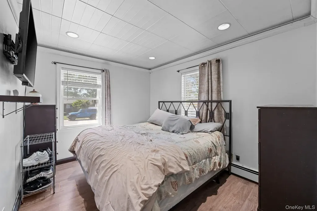 9 Brook Place East Islip NY 11730