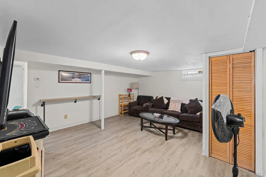 9 Brook Place East Islip NY 11730