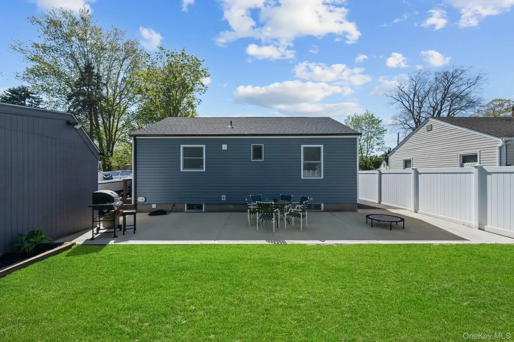 9 Brook Place East Islip NY 11730