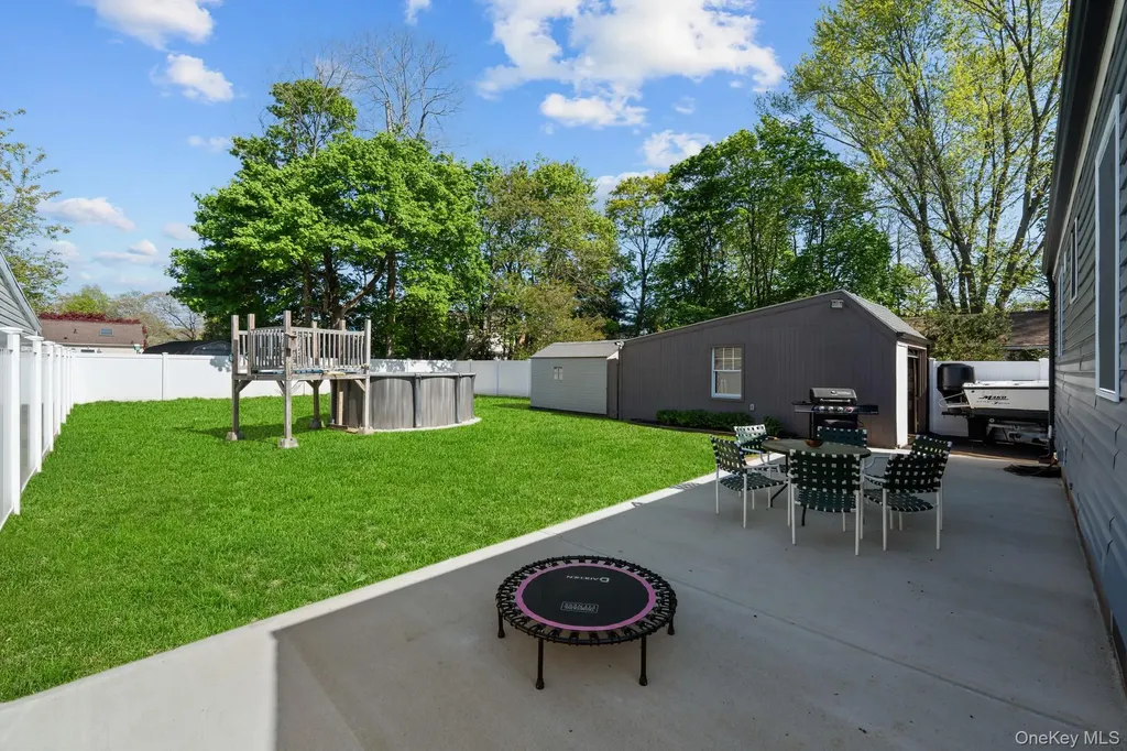 9 Brook Place East Islip NY 11730