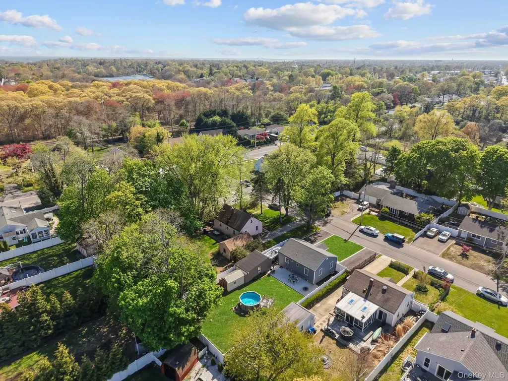 9 Brook Place East Islip NY 11730