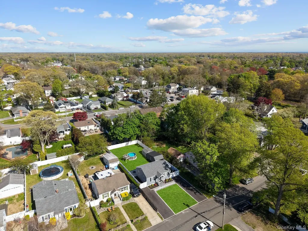 9 Brook Place East Islip NY 11730