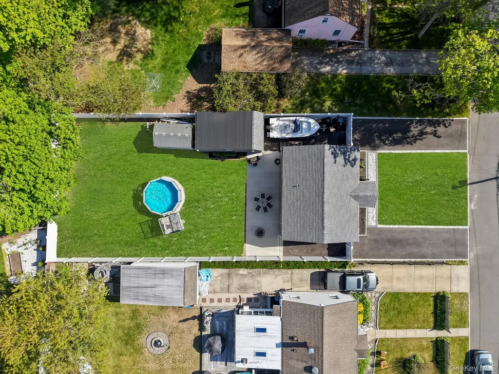 9 Brook Place East Islip NY 11730
