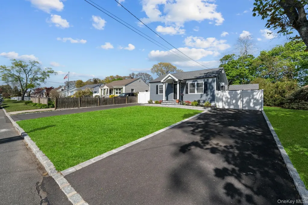 9 Brook Place East Islip NY 11730