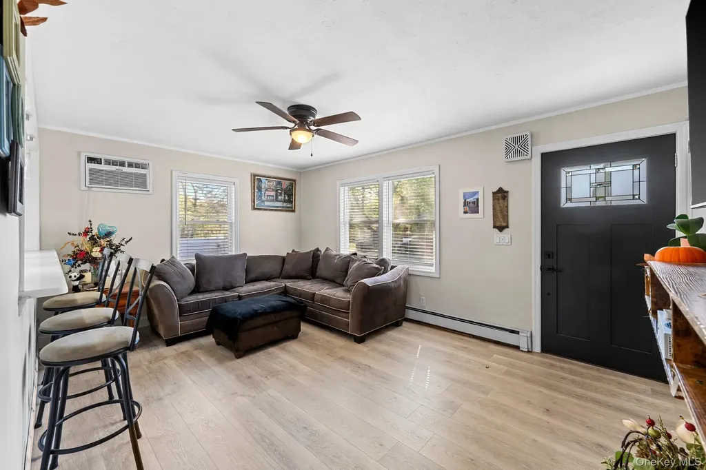 9 Brook Place East Islip NY 11730